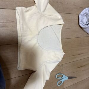 ALO Yoga NEW yellow top